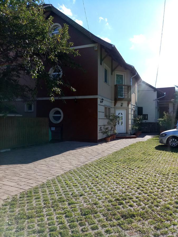 Sorompo Vendeghaz Hotel Balatonkenese Bagian luar foto